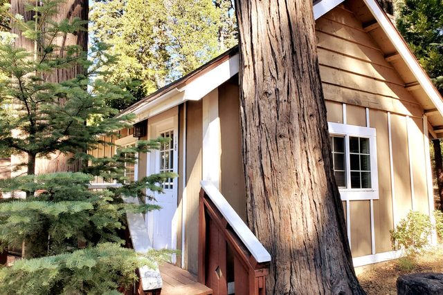 · The Evening Star Lookout at Twin Peaks Lodge ·