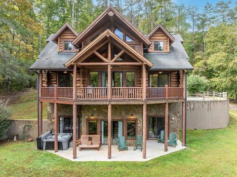 1 mile to Blue Ridge Lake, Hot Tub, Fire Pit, Pets — Blue Ridge, GA