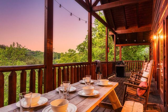 5min PF Parkway, Theater, Hot Tub, Game Room, View — Pigeon Forge, TN