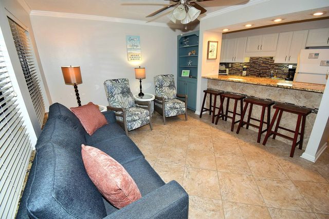 Sunswept 403-Updated Condo w/pool & beach access — Panama City Beach, FL