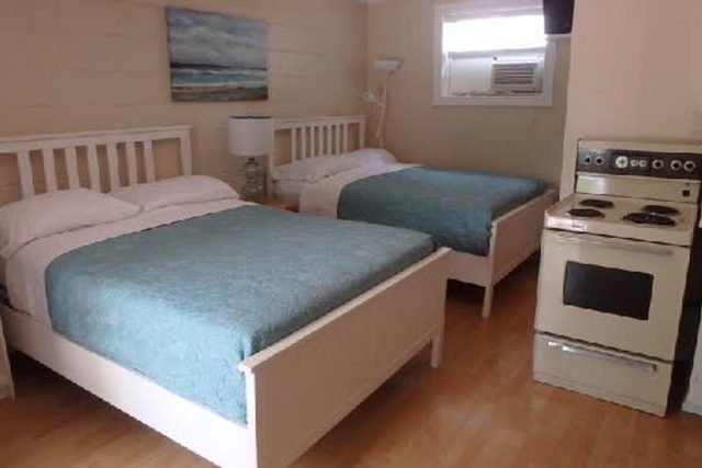 Sunset Cabin w/ 2 dbl beds - getaway by the beach