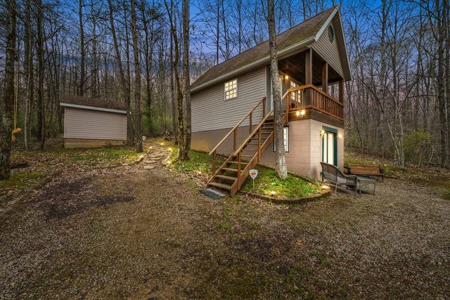 Tiny House! Hot Tub! Firepit! Pets! Secluded! — New Straitsville, OH