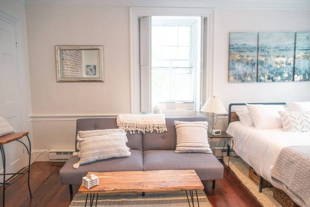 1742 Marblehead Studio|Minutes to Salem|Parking