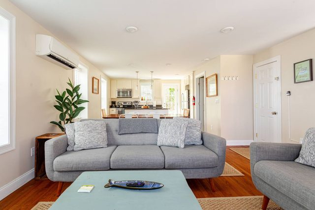 Renovated Townhouse in Heart of Downtown Mystic — Mystic, CT