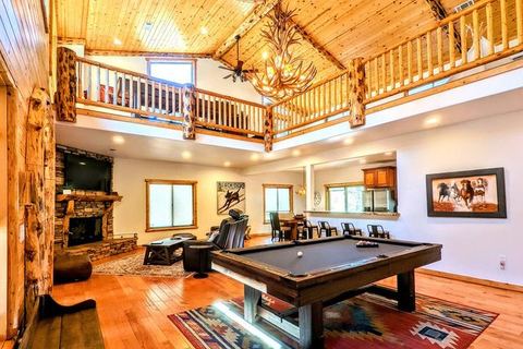 Bel Air of Big Bear - Fun & Tech & Massive Cabin — Big Bear, CA
