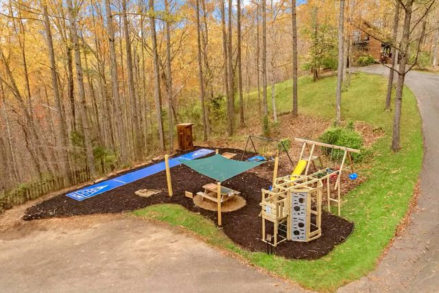 Private Playground / Nature & Family Fun w/ Views