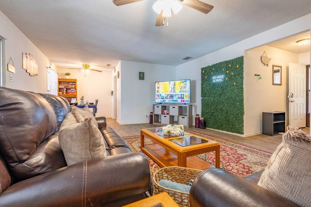 Great location 8 miles to Lackland AFB & SeaWorld - Holiday Home — San Antonio, TX