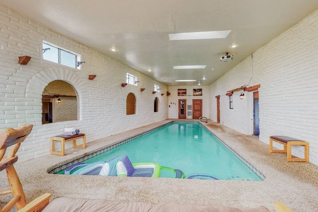 Heated Pool, Hot Tub, Sauna & Foosball Fun — Albuquerque, NM