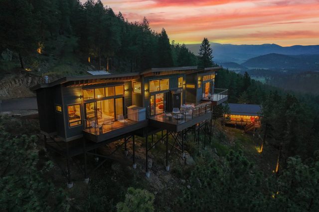 Luxury Treehouse + Glamping Tent - Views for Miles — Bailey, CO