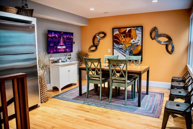 Stylish Dog-Friendly Condo - West End on Comm St — Provincetown, MA