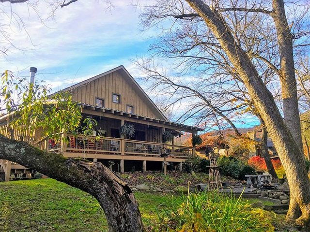 Creekfront Retreat •Near Town •Pool Table •Hot Tub — Bryson City, NC