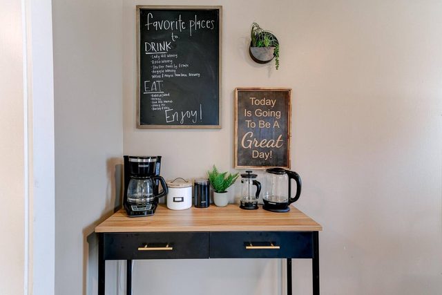 Willamette Getaway | Backyard Firepit | Coffee Bar