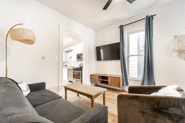 Cutest Fountain Square home! Steps to best of Indy! — Indianapolis, IN