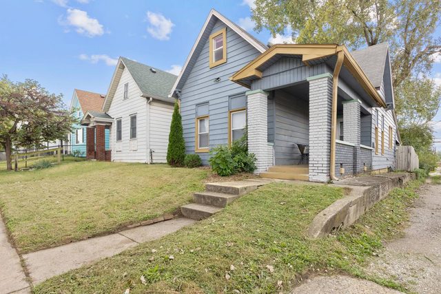 3 BR Cozy Home Near Indy Downtown , Foosball Table