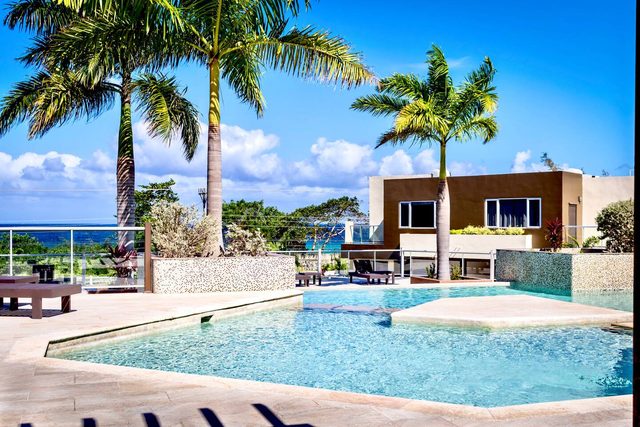Montego Bay Luxury 2BR Villa | Ocean Views & Pool
