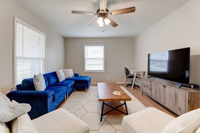 3BR Home • Free Parking • Near Downtown Waukesha — Waukesha, WI