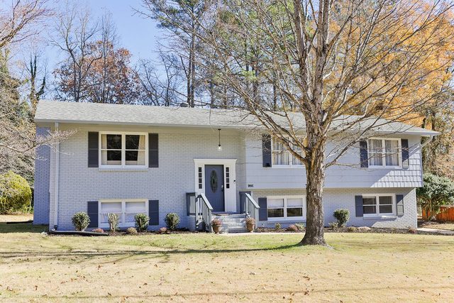 Gameroom Getaway! 4BR & 2 Kings!