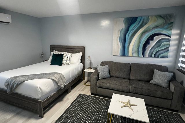 Stylish Beachside Boutique Hotel by Oceano Suites — Daytona Beach, FL