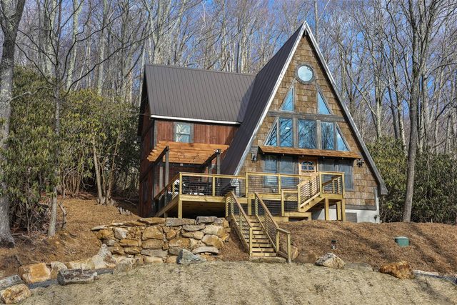New A-Frame Cabin - Hot Tub, Fire Pit, Views! — Beech Mountain, NC