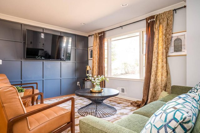 Vibrant Family Retreat~Sleeps 8~Decatur Stay