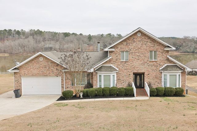 Stunning 5BR Logan Martin Lake House w/Gameroom — Riverside, AL