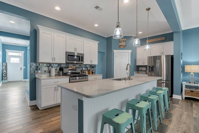 Virginia Beach 4BR • 2 Living Rooms + Balcony