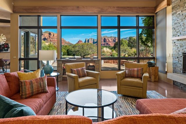 Vacation In Luxury! Beautiful Modern Home! Private Hot Tub! Views!! - Saddlehorn - S119
