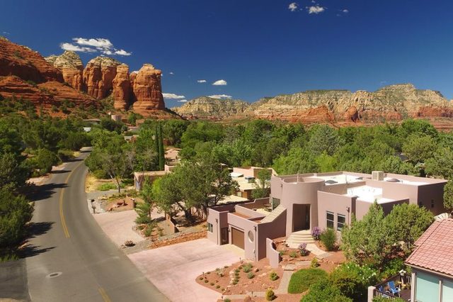 Beautiful Contemporary Home! Great Views & Location! Mountain Shadows - S036
