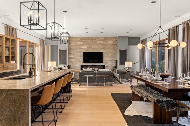 STUNNING THUNDER MOUNTAIN VIEWS** - LUXURY SPA, MODERN STYLE IN WEST SEDONA - Carol Canyon - S071