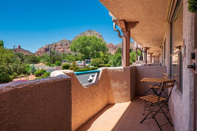 Beautiful Modern Condo Located In The Heart of Sedona! Seasonal Community Pool! - Coffee Pot Condo - S017