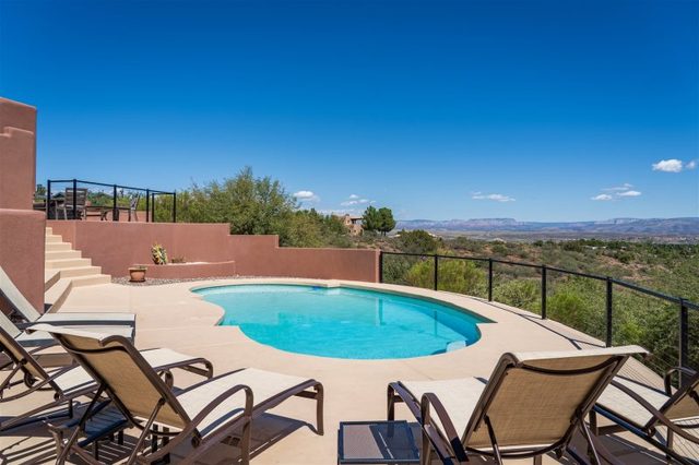 Beautiful Southwest Home! Private Pool & Fire Pit! 5 Bedrooms with Casita! Quail Run Rd - S032