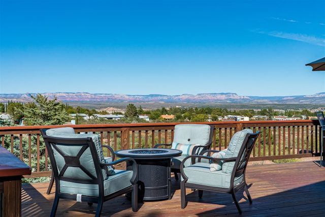 Remodeled! Panoramic Views! 20 Minutes from Sedona! Modern Southwest Comfort and Class
