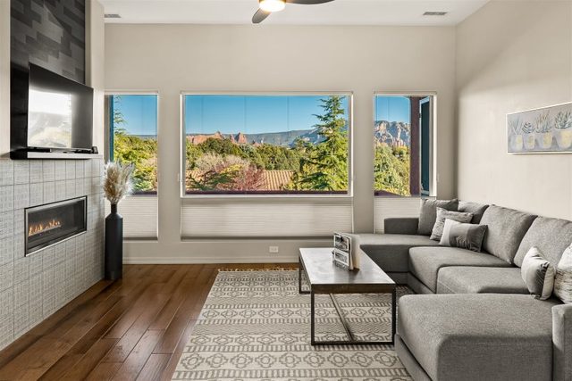 Rare Find! Brand New Listing in West Sedona! Gorgeous Decor and Elegance! Panoramic Views! Mogollon Dr - S114