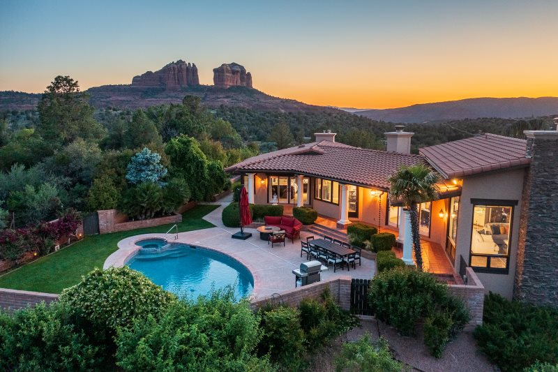 Stunning Luxury Paradise with Views, Pool and Hot Tub in Sedona! Sedona Paradise - S011