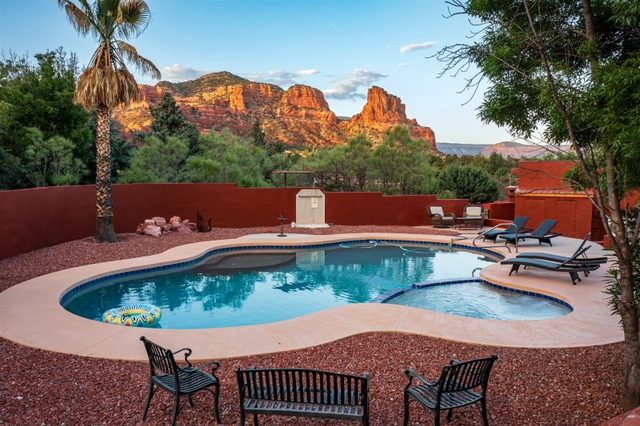 Luxury Entertainment with Peace & Tranquility Home! Views Abound! Private Saltwater Pool & Hot Tub in Sedona! Majestic Sunset - S124