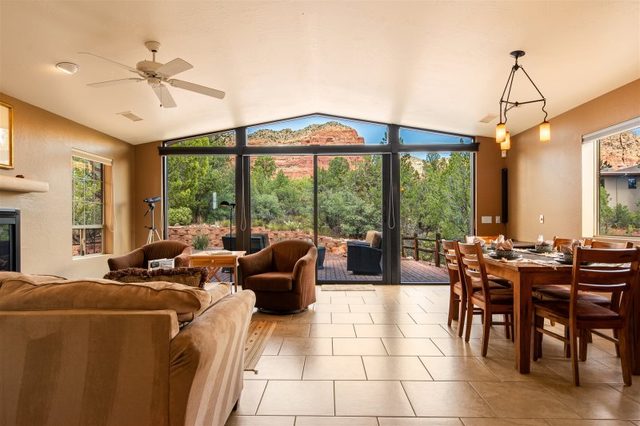 Lovely Private Home w/ Exceptional Red Rock Views! Pebble Dr - S072