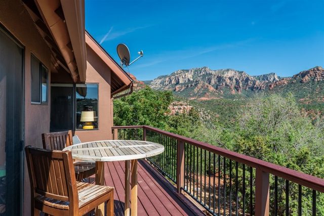 Views Views Views! Fabulous Home in Uptown Sedona Beautiful Uptown Home sits 'above' Scenic Sedona and takes full advantage of the Views! Circle - S002