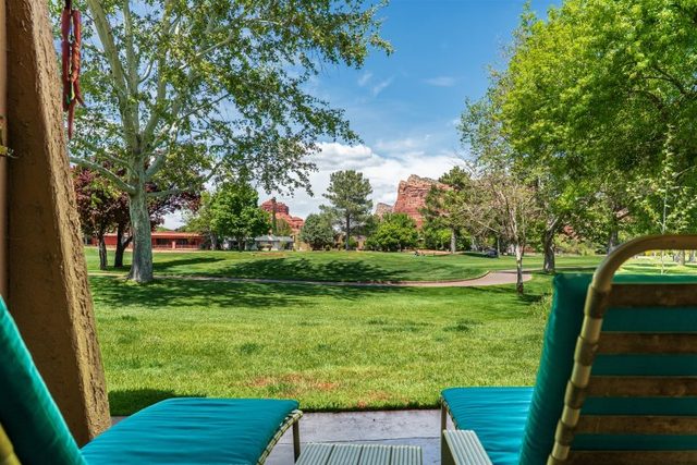 Special Discounted Rates!! On the Green Sedona Golf Course. Cozy, Comfortable, Well Maintained Condo S045