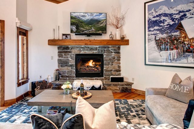 Abode on Doe Pass