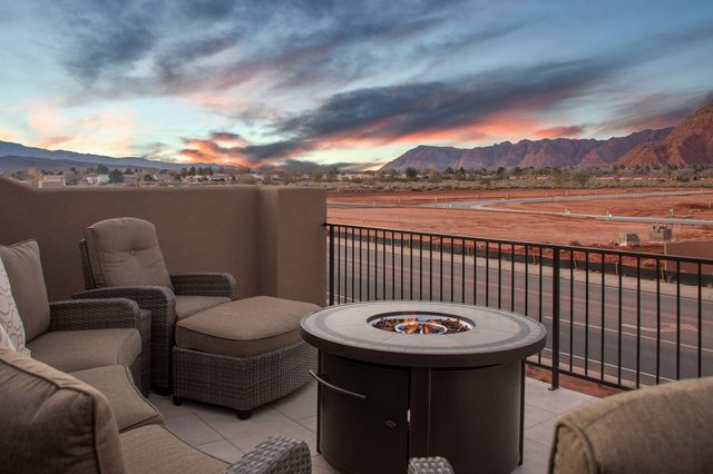 Mountain View Retreat at Paradise Village — Santa Clara, UT