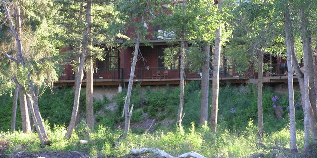 Flathead Valley - BF - Bearister Den