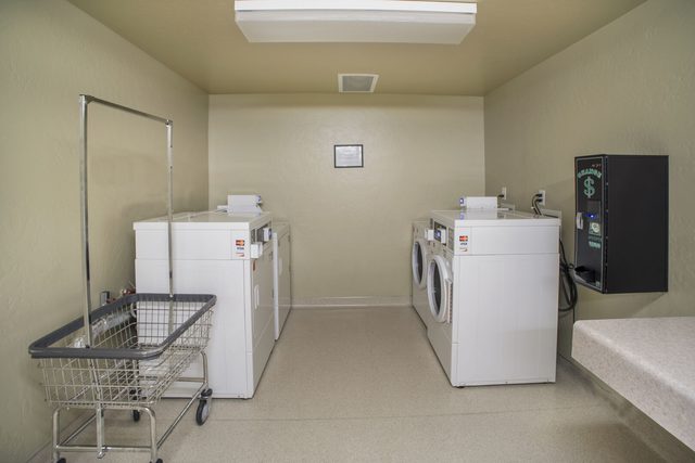 Villa 1076 2 Bed 2 Bath Full Kitchen