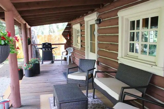 Big Sky - Historic Fly Fishing Cabin