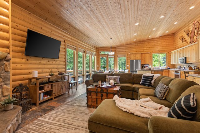 Abode at Snow Cloud