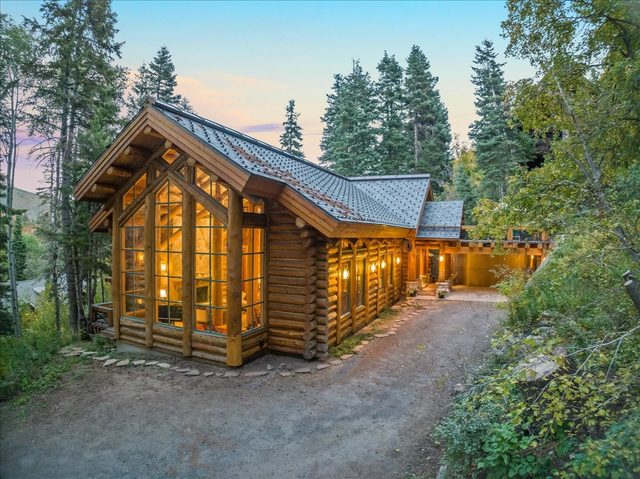 Treehouse Lodge — Sundance, UT