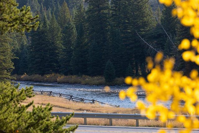 Big Sky - Riverview Lodge