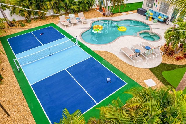 Pickleball Court, Hot Tub & Arcade Game Room