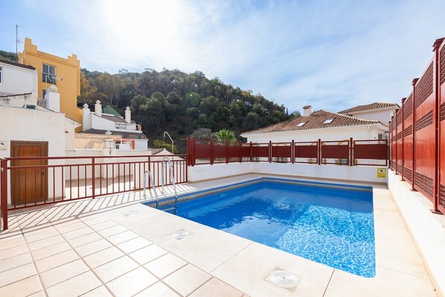 Central Malaga - 2 Bedrooms and Rooftop Pool