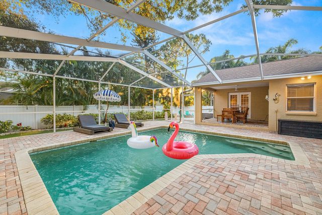 Sleeps 12~Game Room~Mini Golf~Bocce Ball~Hot Tub