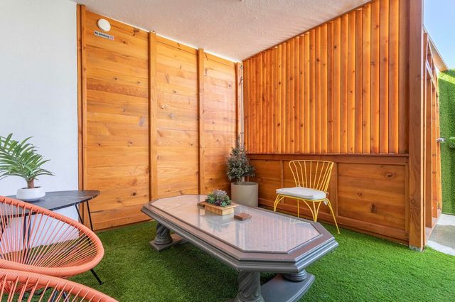 Bright Stay | Near LAX & Beaches | Large Patio